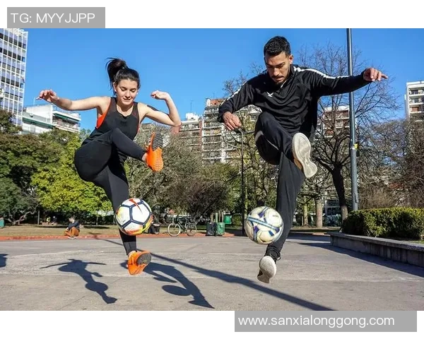 足球明星运球技巧揭秘提升球技的关键要素与训练方法分享